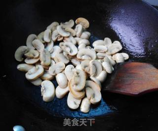 红烧口蘑--简易版的做法步骤：6