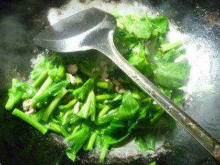 里脊肉炒油菜蕻的做法步骤：8