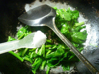 里脊肉炒油菜蕻的做法步骤：9