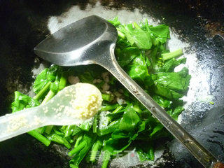 里脊肉炒油菜蕻的做法步骤：10