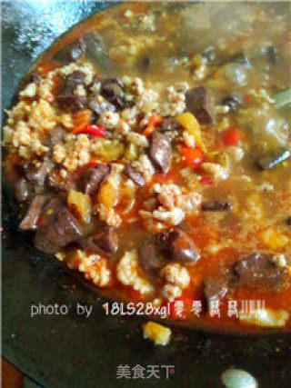 泡椒肉末鸭血的做法步骤：15