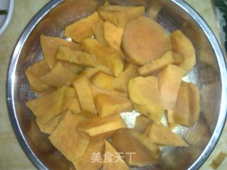 地瓜饼的做法步骤：1