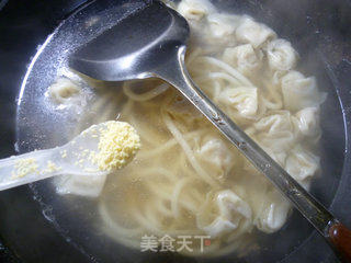 鲜虾小馄饨乌冬面的做法步骤：8