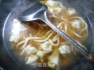 鲜虾小馄饨乌冬面的做法步骤：9