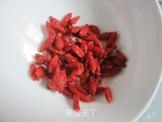 石斛淮山杞子瘦肉汤的做法步骤：5