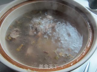 石斛淮山杞子瘦肉汤的做法步骤：7