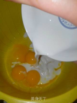 戚风蛋糕的做法步骤：1