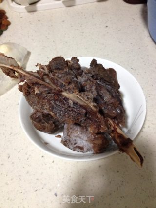 香煎羊腿肉的做法步骤：1