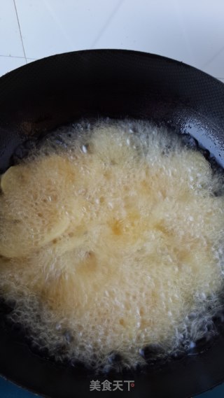 自制零食炸薯片的做法步骤：4