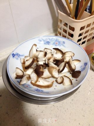 黑椒酸辣汤的做法步骤：1