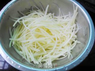 三丝抱豆的做法步骤：1