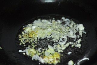 豆酥蒸鳕鱼的做法步骤：3