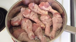 炸鸡腿的做法步骤：1