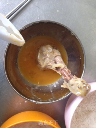 炸鸡腿的做法步骤：4