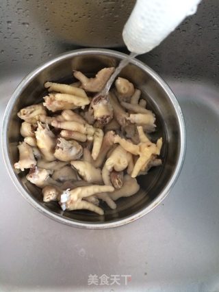 蒜蓉凤爪的做法步骤：4