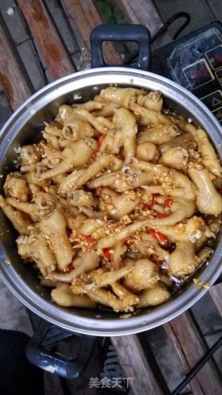 蒜蓉凤爪的做法步骤：10