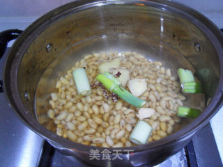 酸菜炒黄豆的做法步骤：2