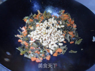 酸菜炒黄豆的做法步骤：8