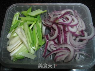蒜苗炒肉丝的做法步骤：4