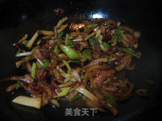 蒜苗炒肉丝的做法步骤：8