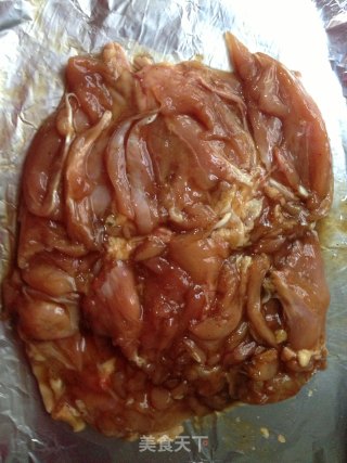 吃肉不吐骨头——蚝汁鸡腿卷的做法步骤：3