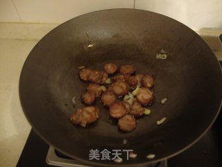 腊肠炒荷兰豆的做法步骤：3