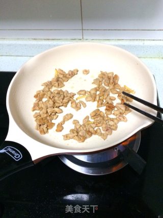 尖椒炒肉粒的做法步骤：6