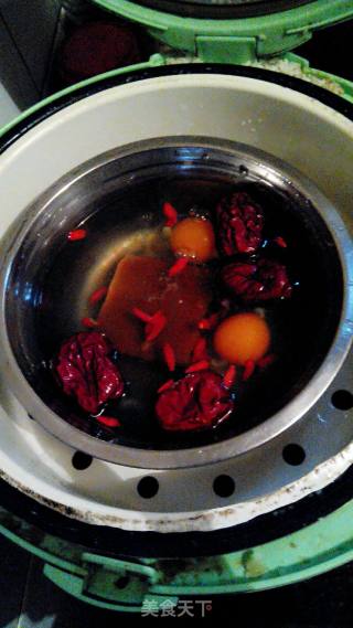 鸡蛋红糖水的做法步骤：2