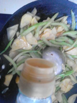 芹菜炒土豆片的做法步骤：8