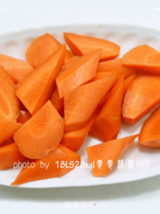 胡萝卜焖牛腩的做法步骤：2