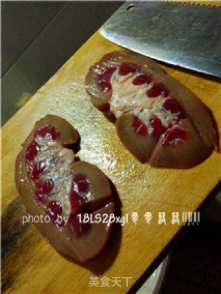 泡椒炒腰片——这样做出来的腰片不腥臊的做法步骤：1