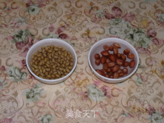 黑芝麻核桃豆浆的做法步骤：2