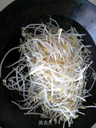 凉拌豆芽粉的做法步骤：1