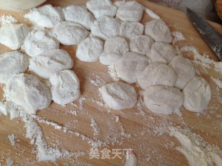 荠菜鲜肉饺子的做法步骤：3