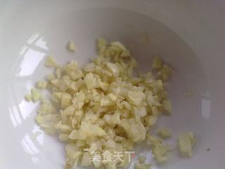 蒜蓉腊肠圆白菜的做法步骤：2