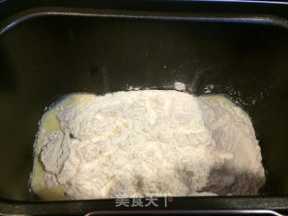 幸福豆沙面包圈&"鸡腿"面包的做法步骤：3