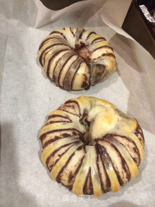 幸福豆沙面包圈&"鸡腿"面包的做法步骤：15