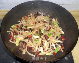 萝卜丝炒腊大肠的做法步骤：13
