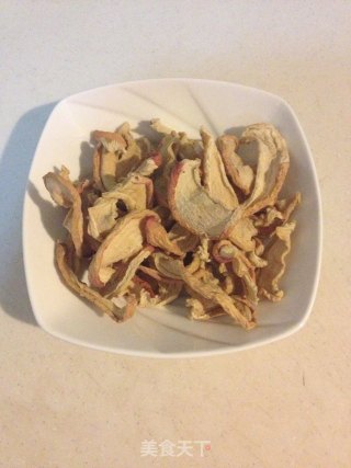 下饭菜——萝卜干小炒肉的做法步骤：2