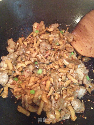 下饭菜——萝卜干小炒肉的做法步骤：6