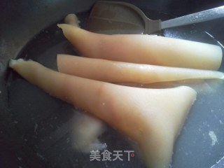 肉皮冻的做法步骤：1