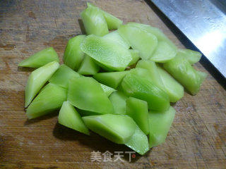 圣女果炒莴笋的做法步骤：3