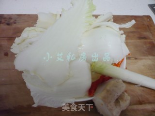 醋溜白菜帮的做法步骤：1