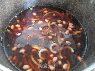 花生肉皮冻的做法步骤：6