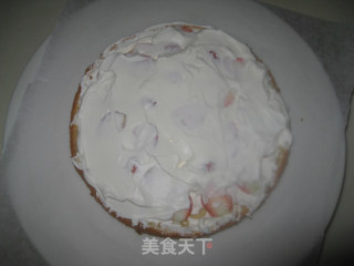 简单易上手的装饰蛋糕——杏仁奶油草莓蛋糕的做法步骤：8