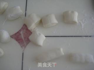 火腿肠卷的做法步骤：4