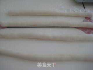 火腿肠卷的做法步骤：5