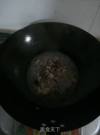芹菜炒肉的做法步骤：3