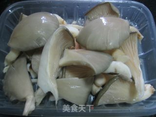 清炒平菇的做法步骤：1