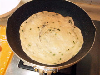 香酥葱油饼的做法步骤：18